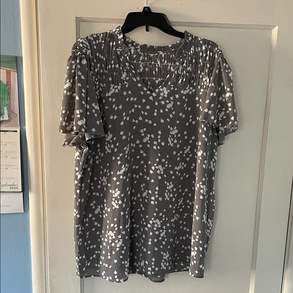 Gray and White Patterned Women's Top
